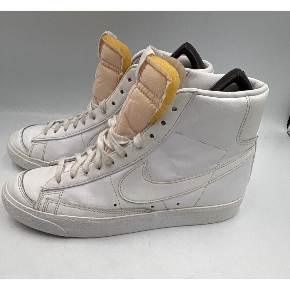 Nike Blazer '77 Mid Triple White Leather Mid Top Lace-Up CZ1055-117